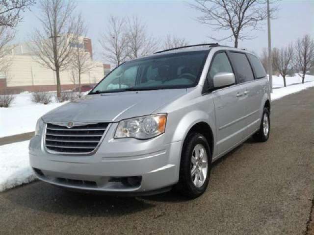 Chrysler Town and Country 2008 photo 3